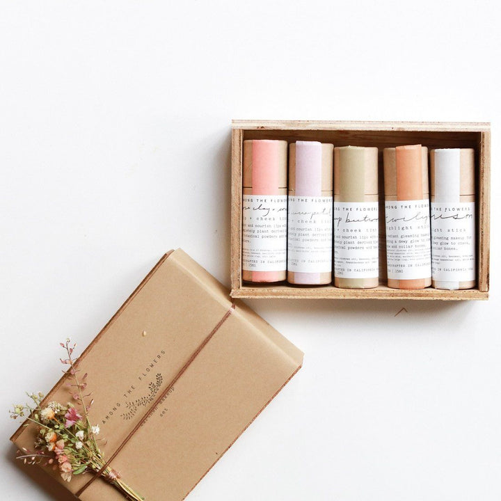 Earthen Makeup Set Beauty Among the Flowers