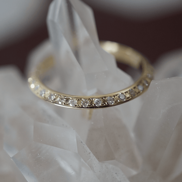 DIAMOND PAVÉ KNIFE EDGE BAND Bridal Jewelry Bayou with Love 